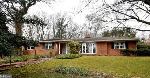 2 Kings Ridge Rd, Wilmington, DE 19808-1526
