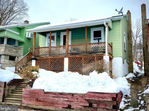 933 Edgemont Ave, Palmerton, PA 18071-1014