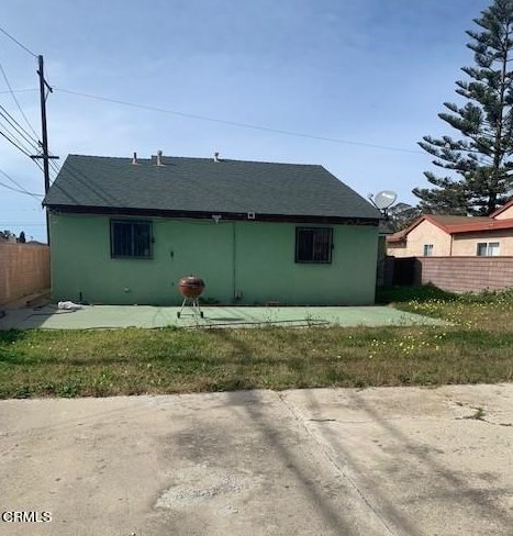 164 Navarro St, Oxnard CA 93030-6153 exterior