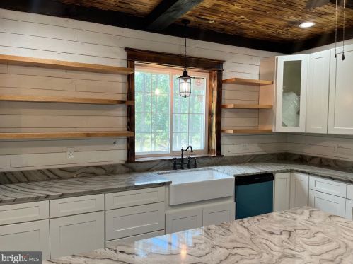 594 Baynesville Rd, Montross VA  22520-2325 exterior