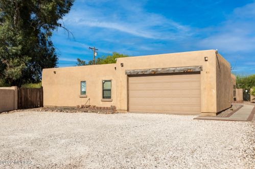 836 Wilmot Rd, Tucson, AZ 85711-1704