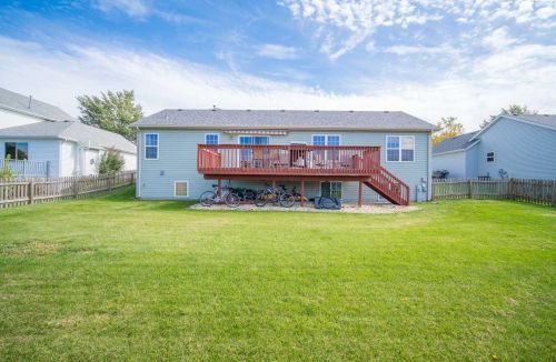 263 Stonefield Dr, Lake Mills WI  53551-1963 exterior