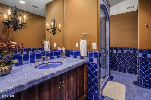 41 Biltmore Est, Phoenix AZ 85016-2819 exterior