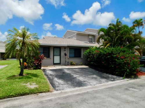 5347 Tennis Ln, Delray Beach, FL 33484-6640