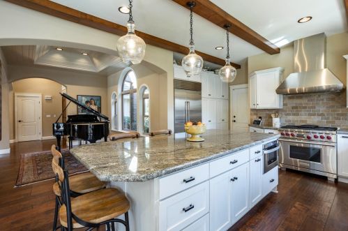 9918 Poppy Hills Dr, Valley Home CA 95361-9617 exterior