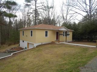 15 Schumacher Pond Rd, Barryville, NY 12719-5303