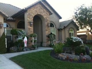 6289 Hanover Ave, Fresno, CA 93722-3555