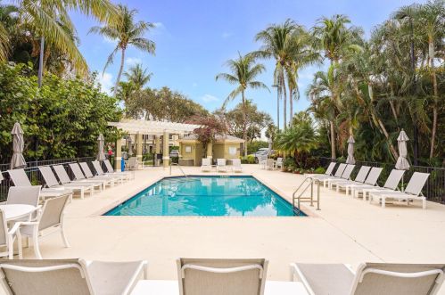 828 Kokomo Key Ln, Delray Beach FL  33483-6027 exterior