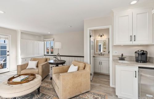 226 9 St, Huntington Beach CA 92648-4635 exterior