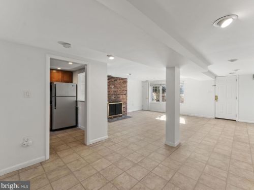 916 Capitol St, Washington DC 20003-1533 exterior