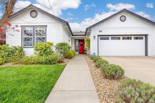 9458 Oak Trail Cir, Santa Rosa, CA 95409-6162