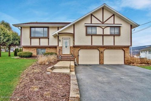 94 Lemko St, Olyphant, PA 18447-1751