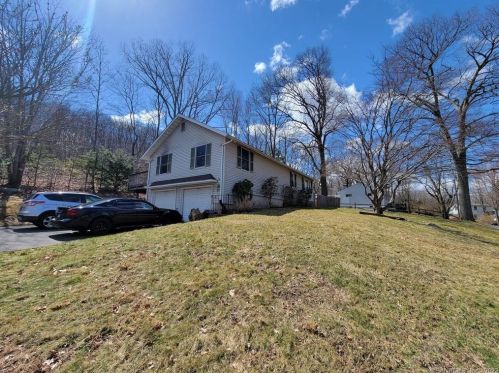 56 Garthwait Rd, Waterbury, CT 06716-2732