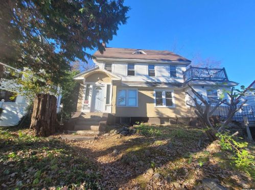188-17 Palo Alto Ave, Jamaica, NY 11423-1922