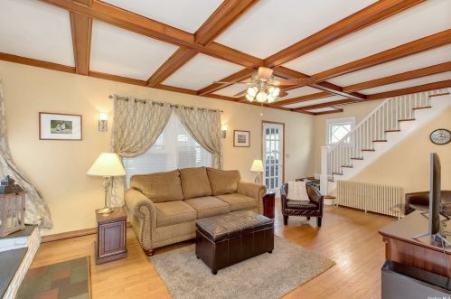 77 Rollstone Ave, West Sayville NY  11796-1309 exterior