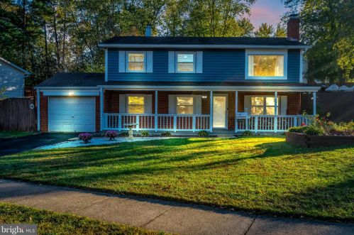 14724 Dodson Dr, Woodbridge, VA 22193-1727