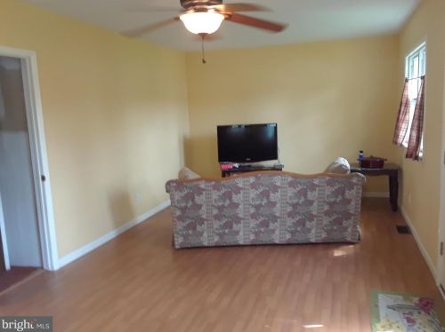 1334 Puritan Ave, West Deptford NJ  08096-1032 exterior