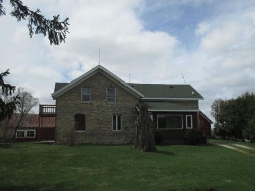 14522 Crossroad Dr, Mishicot, WI 54228-9424