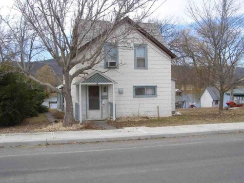 15 Water St, Ticonderoga, NY 12883-1615