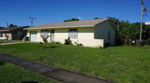5971 Caribbean Blvd, West Palm Beach, FL 33407-1829