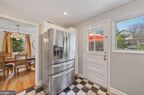 5900 31 Pl, Washington DC 20015-1676 exterior