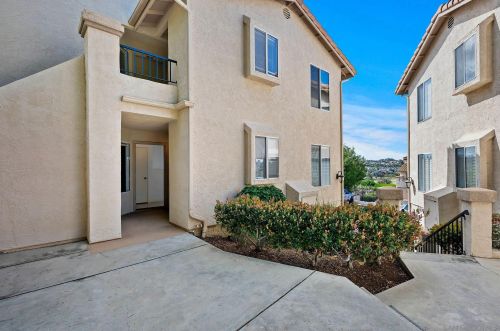 7488 Alicante Rd, Carlsbad, CA 92009-6420