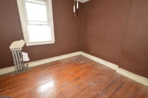 17 Clarence Ave, Little Falls NJ  07424-1084 exterior