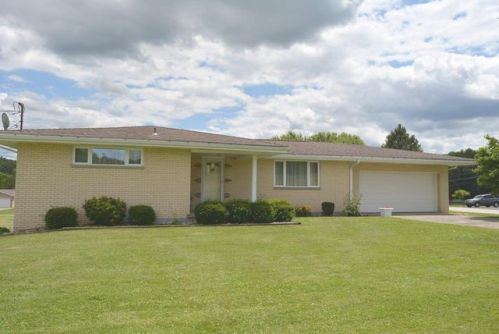 1505 Ridge Blvd, South Connellsville, PA 15425-1534