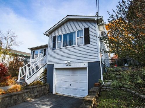 63 Commonwealth Ave, Middletown, NY 10940-4731