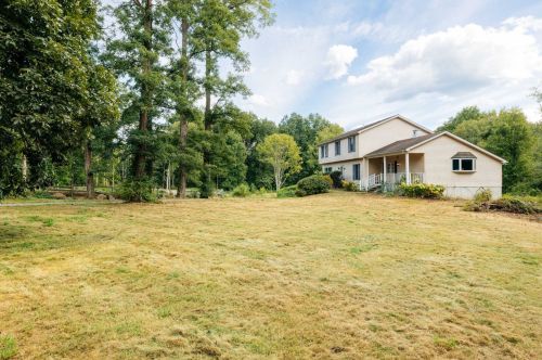 90 Old Post Rd, Rhinebeck, NY 12572-1131