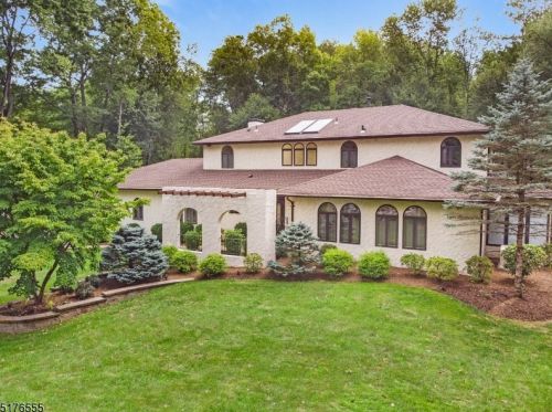 57 Dogwood Ter, Millington, NJ 07946-1929