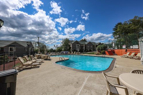 129 Cannongate Iii, Nashua NH 03063-1951 exterior