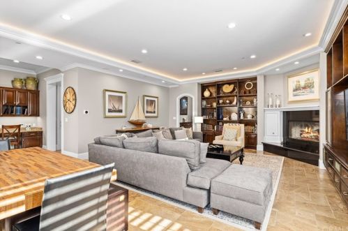 1921 Windward Ln, Newport Beach CA  92660-3816 exterior