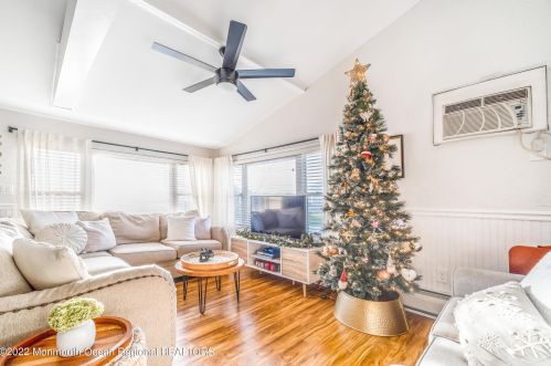 1412 Tamiami Rd, Lacey NJ  08731-5038 exterior