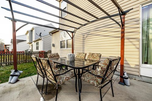 8311 Crete Ln, Blacklick OH  43004-8307 exterior