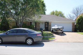 553 Greenway Dr, Fort Worth, TX 76179-1153