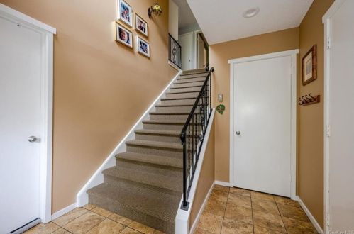 86 Heritage Hills Dr, Somers Town, NY
