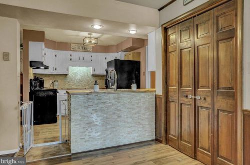 541 Old Orchard Ln, Camp Hill PA  17011-1829 exterior