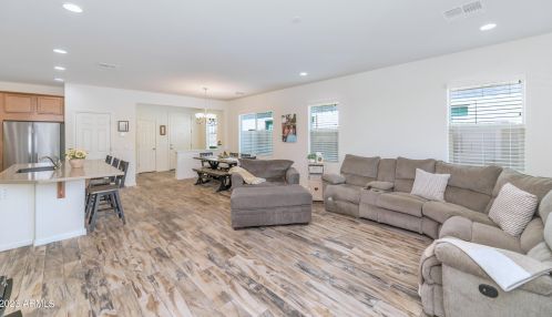 694 201st Ln, Buckeye, AZ 85326-8280