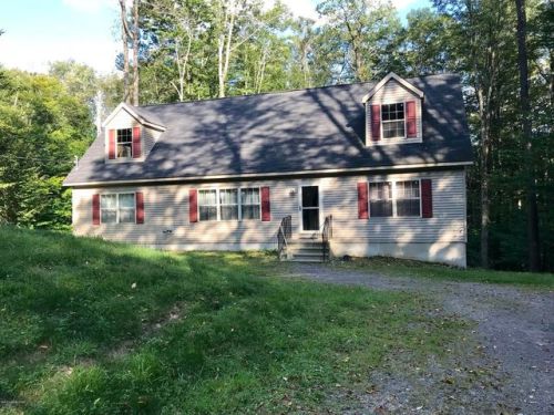 120 Big Bass Dr, Gouldsboro, PA 18424-8949