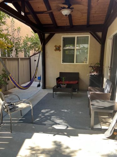 9076 Sylmar Ave, Van Nuys CA  91402-1912 exterior