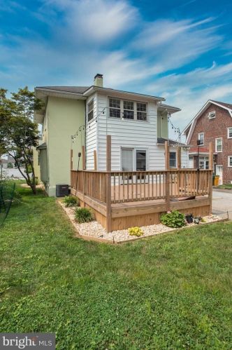 13 Beverly Pl, Wilmington DE  19809-2901 exterior