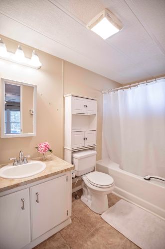 13 Rim Rd, Danville NH  03819-3184 exterior