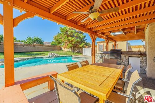 42417 Plains Dr, Lancaster CA  93536-4539 exterior
