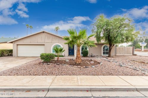 2357 Davis Cir, Mesa, AZ 85210-7102