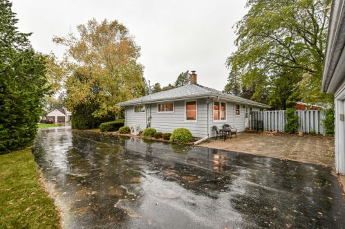 1426 Homestead Trl, Thiensville WI  53092-3217 exterior