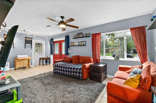 1175 Hampshire Ave, Deltona, FL 32725-5911