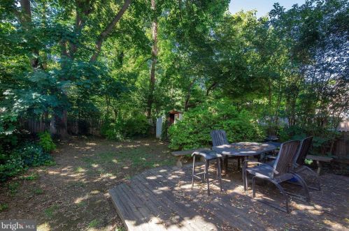 664 Georges Ln, Ardmore, PA 19003-1933