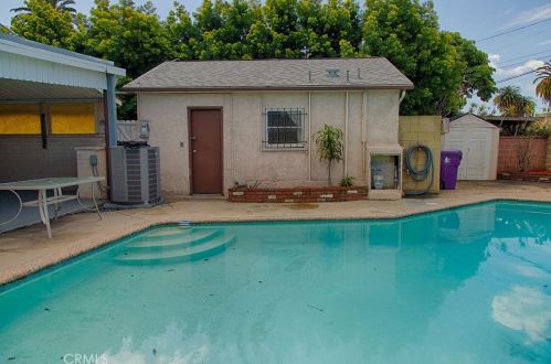2561 Oregon Ave, Long Beach CA  90806-2826 exterior