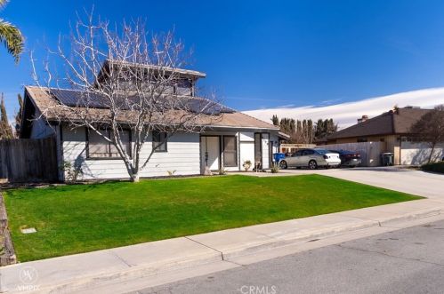 6120 Phyllis St, Bakersfield, CA 93313-3725